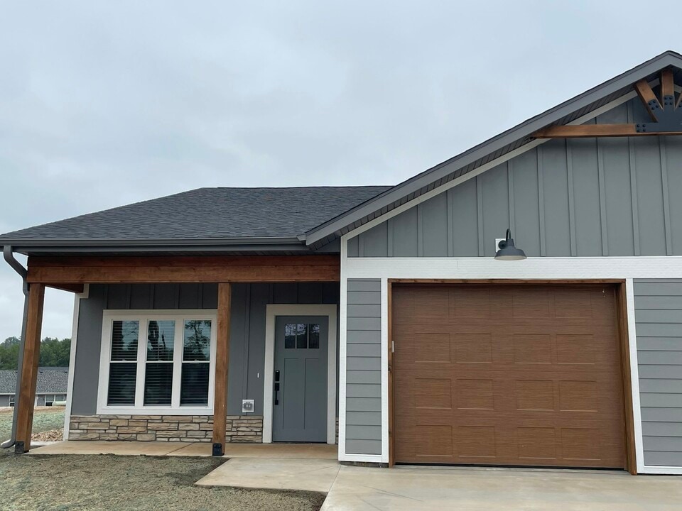 640-688 Harrison St in Nixa, MO - Building Photo
