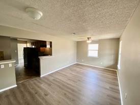 305 Vieux Orleans Cir