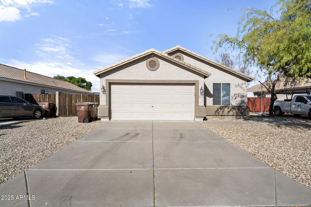 10782 W Robin Ln in Sun City, AZ - Building Photo