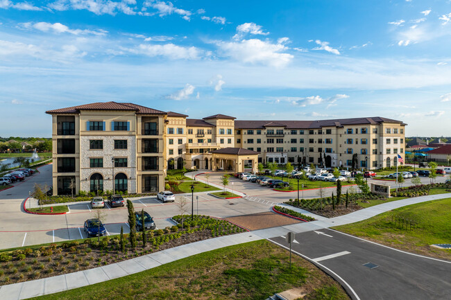 Grand Living at Tuscan Lakes in League City, TX - Building Photo - Building Photo