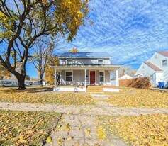 300 E Washington St in Jefferson, IA - Building Photo