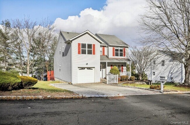 53 Larkin Ln in Haverstraw, NY - Building Photo - Building Photo