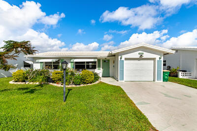 1211 SW 21st Ave in Boynton Beach, FL - Building Photo