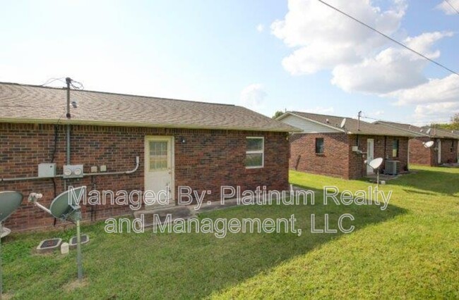 19-419 Thompsonville Ln in Oak Grove, KY - Building Photo - Building Photo