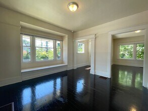 903 NE Prescott St in Portland, OR - Building Photo - Building Photo