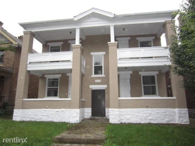 345 Chittenden Ave in Columbus, OH - Building Photo