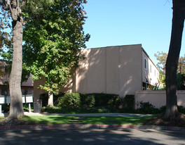 14272 Village Way in Westminster, CA - Foto de edificio - Building Photo