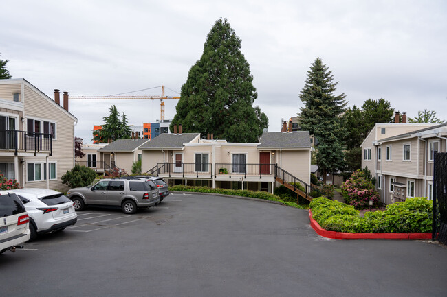 Evergreen Villas in Kirkland, WA - Foto de edificio - Building Photo