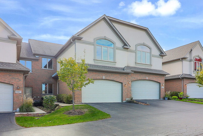 property at 961 W Spencer Ct