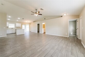 2712 53rd St W in Lehigh Acres, FL - Building Photo - Building Photo