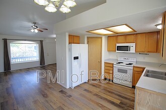 521 Stony Meadow Dr in Nampa, ID - Building Photo - Building Photo