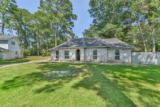 24610 Moorgate Ln in Huffman, TX - Building Photo - Building Photo