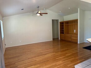 1127 Stoney Creek Rd in Paso Robles, CA - Building Photo - Building Photo