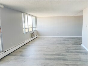 8801 W Golf Rd in Niles, IL - Building Photo - Building Photo