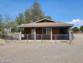 880 Truckee Ln in Fernley, NV - Building Photo - Building Photo