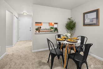 8911 Holly Dr, Unit 210 in Everett, WA - Building Photo - Building Photo