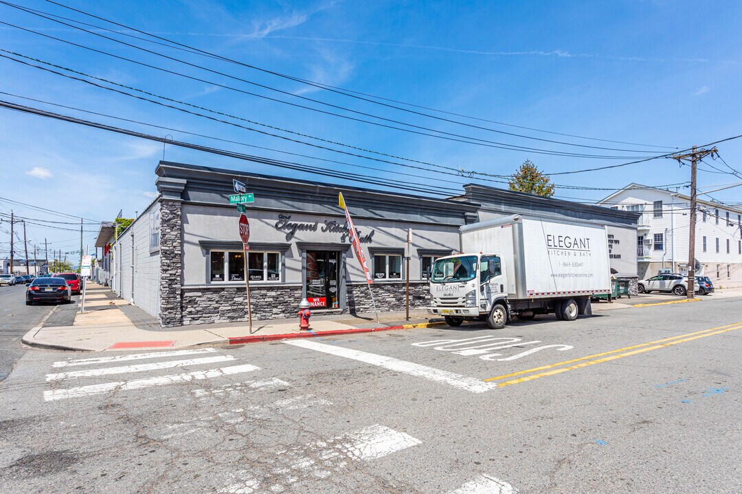 One Mallory in Jersey City, NJ - Building Photo