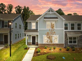 325 Spaight Acrs Wy in Wake Forest, NC - Building Photo