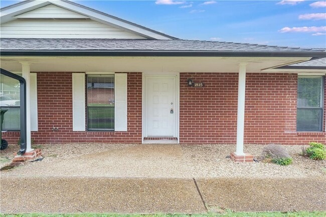 property at 1815 S 13th Pl