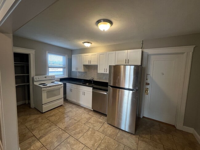 Peabody Place, LLC. in Peabody, MA - Building Photo - Building Photo