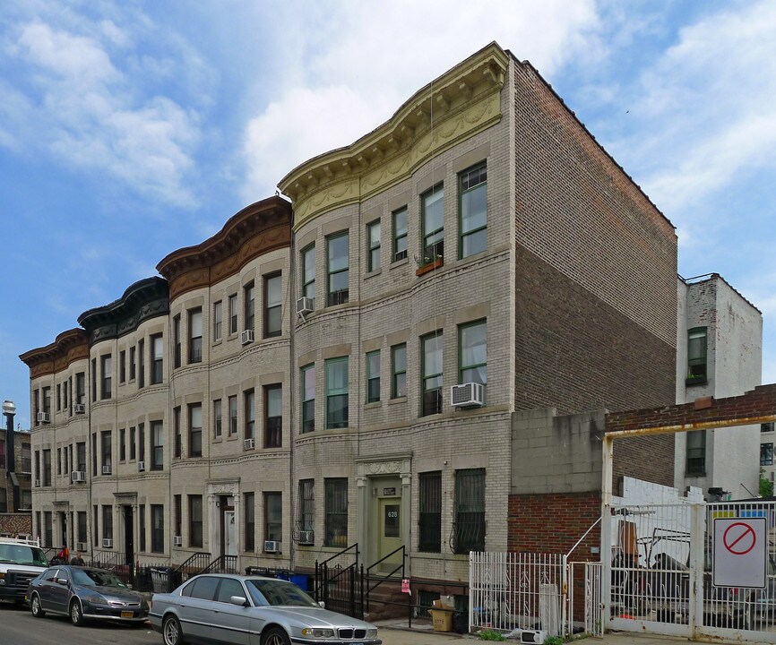 632 Sterling Pl in Brooklyn, NY - Building Photo