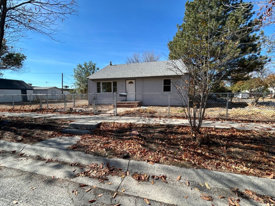 120 N 9th St W in Riverton, WY - Building Photo