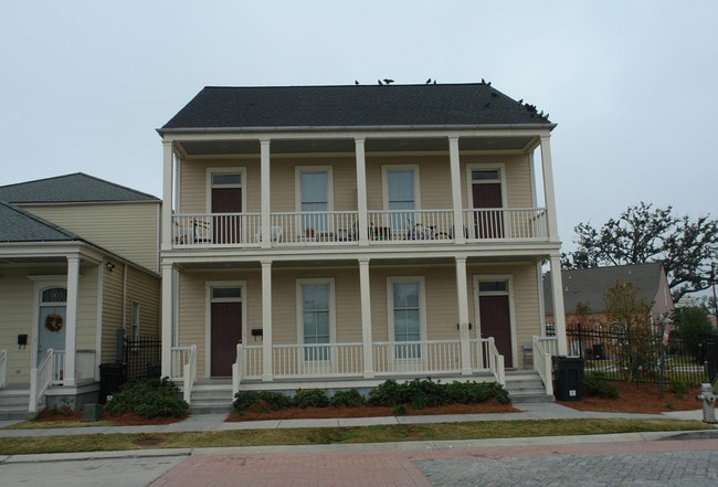 1801 Chippewa St Park in New Orleans, LA - Building Photo - Building Photo