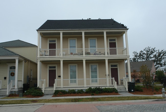 1801 Chippewa St Park in New Orleans, LA - Foto de edificio - Building Photo