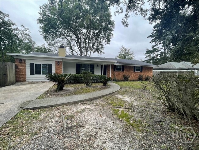 property at 406 Briarcliff Cir