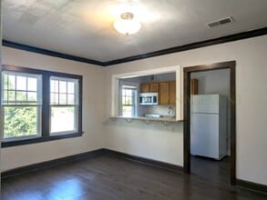 1422 E State St in Rockford, IL - Building Photo - Building Photo