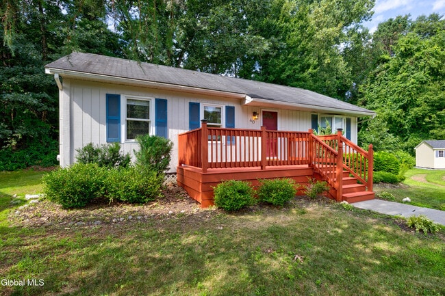 property at 40 Pheasant Ct