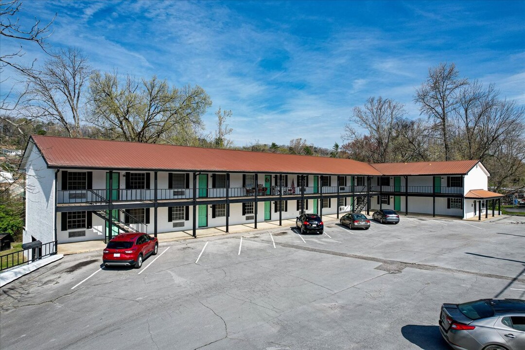 Sunset Park Apartments in Chattanooga, TN - Building Photo