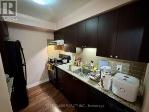 181-2181 Village Green Square in Toronto, ON - Building Photo - Building Photo