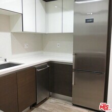 1611 S Beverly Glen Blvd in Los Angeles, CA - Building Photo - Building Photo