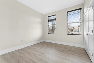 66 Emerson St in Haverhill, MA - Building Photo - Building Photo