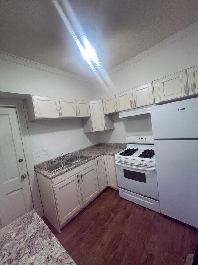 property at 226 S 4th St