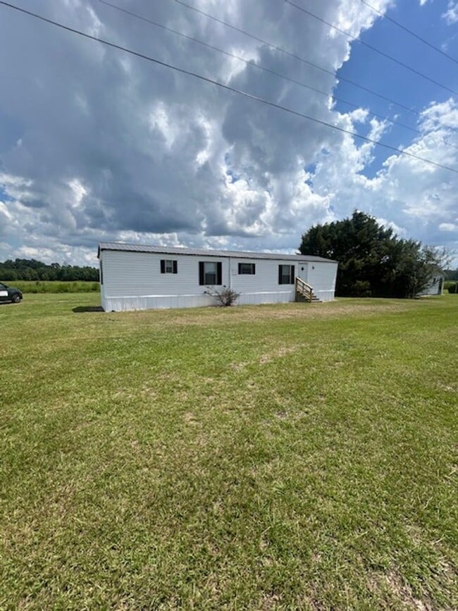 93 Proctorville Church Rd in Orrum, NC - Building Photo - Building Photo