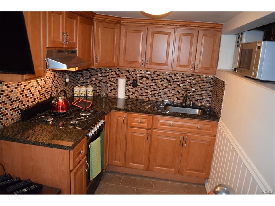 129 N High St, Unit #2 in Mount Vernon, NY - Building Photo
