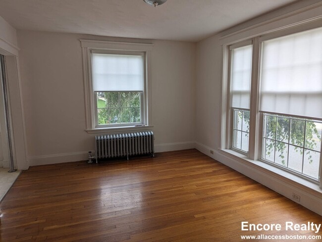 120 Summer St in Malden, MA - Foto de edificio - Building Photo