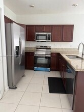 9309 W 32nd Ln in Hialeah, FL - Building Photo - Building Photo