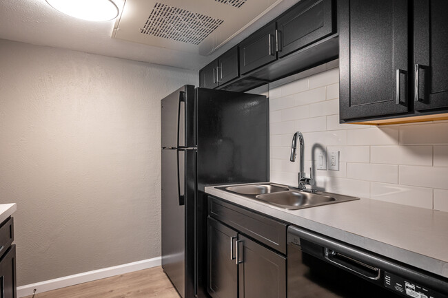 46Eleven Apartments in Dallas, TX - Building Photo - Interior Photo