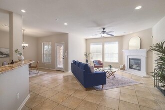 5025 Patagonia Pass in Austin, TX - Building Photo - Building Photo