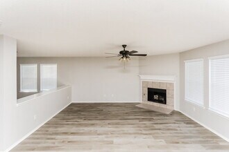 145 Redbud Dr in Forney, TX - Foto de edificio - Building Photo