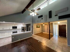 6210 Welles Creek Dr in San Antonio, TX - Building Photo - Building Photo