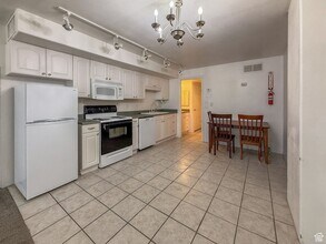 3674 S State St in South Salt Lake, UT - Building Photo - Building Photo