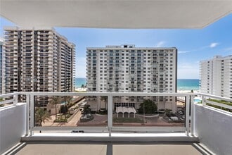 5700 Collins Ave in Miami Beach, FL - Building Photo - Building Photo