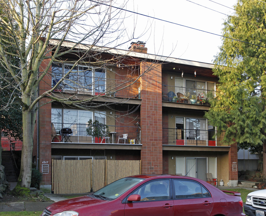 6513 4th Ave NE in Seattle, WA - Foto de edificio