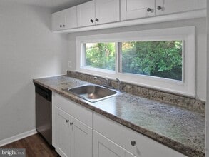 233 Township Line Rd in Elkins Park, PA - Foto de edificio - Building Photo