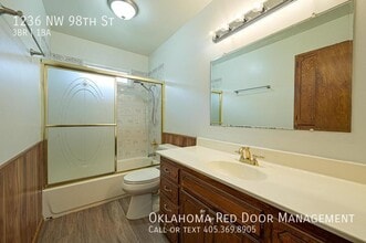 1236 NW 98th St in Oklahoma City, OK - Building Photo - Building Photo