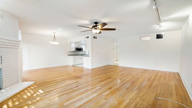 5870 Green Valley Cir in Culver City, CA - Building Photo - Building Photo